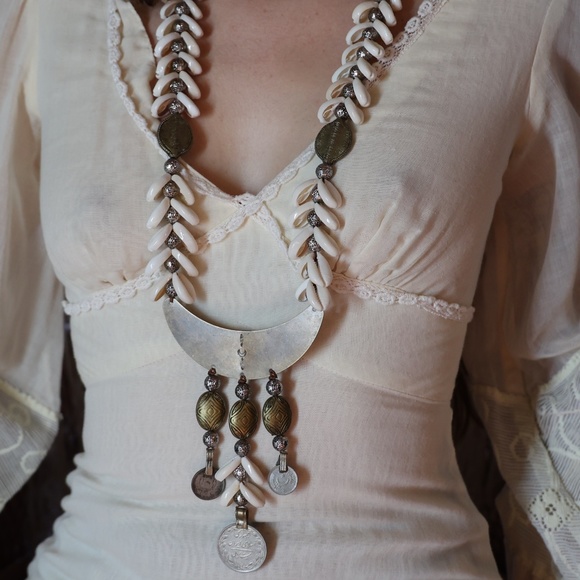 🦋Handmade Boho Beach Shell Statement Necklace - Picture 1 of 2